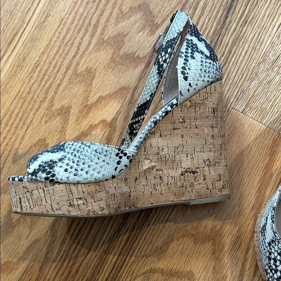 Steve Madden Snakeskin Patterned Heels - Picture 2 of 6